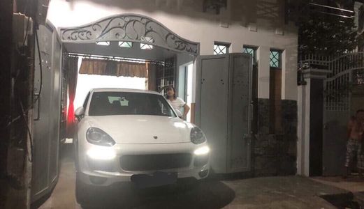 Bán Hoặc Cho Thuê Biệt Thự Mini Ngay Ngã Tư Phú Nhuận