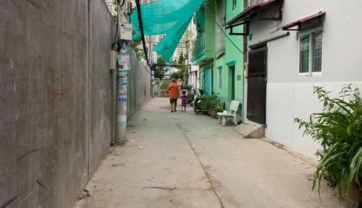 Bán Đất Hẻm Xe Hơi 1806 Huỳnh Tấn Phát .Dt 4X20M. Hướng Đông . Giá 3.7 Tỷ .