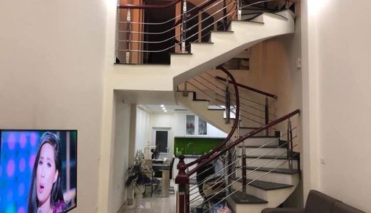 Bán Nhà 3 Tầng Ở Ngõ 4 Cao Thắng,ngã Tư Cứu Hỏa. Otô Đỗ Cửa Rất Đẹp !!!