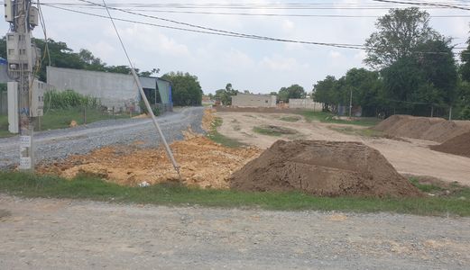 Cần Bán. Đất Nằm Trong Thị Trấn Đức Hòa. Gần Chợ Và Ubnd. 700Tr/nền 110M2