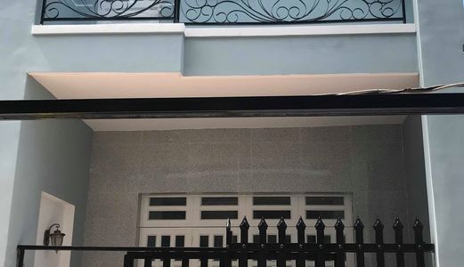 Bán Nhà Kề Chợ Hưng Long