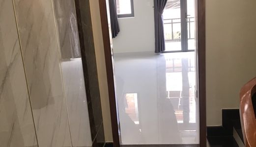 Bán Nhà Tuyệt Đẹp Khu Ô Mê Ly .Dt 5.3X16M. 1Trệt,2Lầu,Sân Thượng . Full Nt Cao Cấp . Giá 6.6 Tỷ .