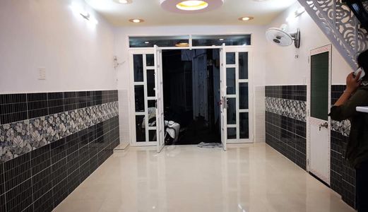 Bán Gấp Nhà Hoàng Văn Thụ - Phú Nhuận -Dt 52M2 - Hẻm Xe Hơi 3M - Giá 5.2 Tỷ