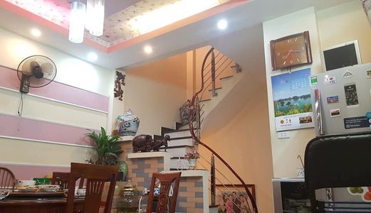 Gia Đình Cần Bán Nhà  Nguyễn Khánh Toàn, Nhà 35M2 Xây 4 Tầng Mt 3M Giá Chỉ 2,2 Tỷ 