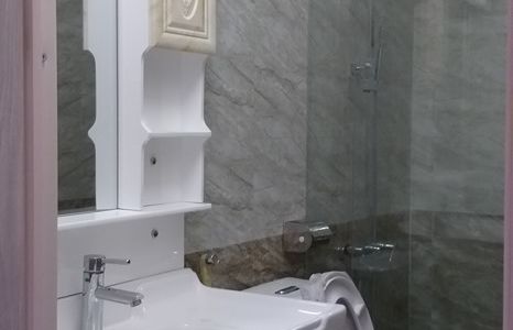 Bán Gấp Nhà Đường Láng, Đống Đa, Dt 42M2, 5 Tầng, Mặt Tiền 3,8M