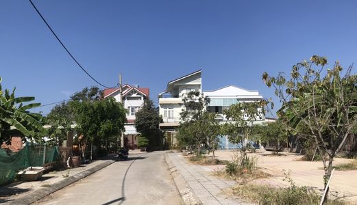 Chính Chủ Bán Đất Nền Khu X51 . Bộ Quốc Phòng .Dt 4.5X20M. Đối Diện Công Viên . Giá 3.85 Tỷ .