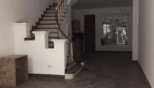 Nhỉnh 2 Tỷ Sở Hữu Căn Nhà Dt 30M*4 Tầng, Mặt Tiền 3,5M, Vị Trí Ngay Ngã Tư Đèn Đỏ Quang Trung Lê Trọng Tấn Hà Đông.