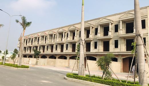 Bán Nhà Phố 2 Lầu 1 Trệt Tx.tân Uyên Ngay Vòng Xoay Kim Hằng