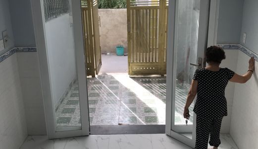 Cho Thuê Nhà Nguyên Căn Hẻm 1422 Htp . Dt 3.2X17M. 1Tr,1L,3Pn. Đã Gắn 3 Máy Lạnh . Giá 7 Tr / Tháng .