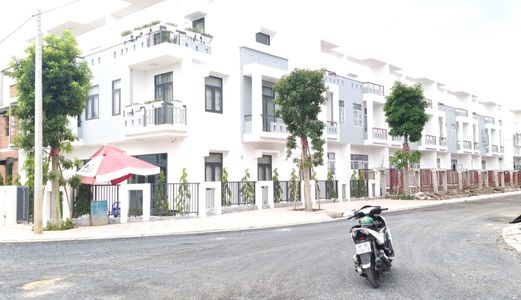 Nhà Mới Xây Giá Rẻ 1 Trệt 2 Lầu Thanh Toán 475 Tr(25%) Sở Hữu Ngay Trả Không Lãi Xuất 24 Tháng