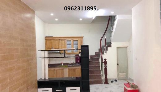 Chuyển Nhà Nên Cần Bán Gấp Nhà Phố Láng, Ô Tô Đỗ Cửa, 50M2, 4 Tầng, Mt 4.5M, 5.5 Tỷ.