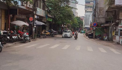 Bán Nhà Phân Lô Ô Tô Vào Nhà – Nguyễn Trãi – 42M2 – Mặt Tiền 4,5M – Chỉ Nhỉnh 4 Tỷ. Lh:086 2868 623
