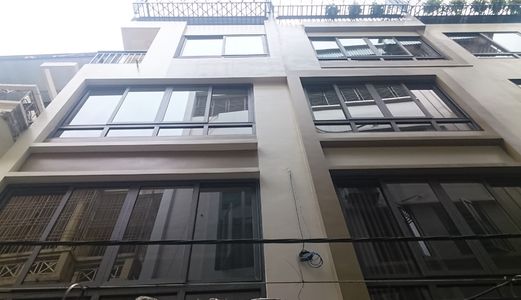 Bán Gấp Nhà Mp Thịnh Quang, Đống Đa Kd Ô Tô Đỗ Cửa ,5 Tầng Thang Máy