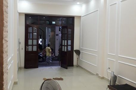 Siêu Phẩm Nhà Hoàng Quốc Việt, 45M2, 5 Tầng, 5 Phòng Ngủ, Ô Tô Vào, 6,5 Tỷ.