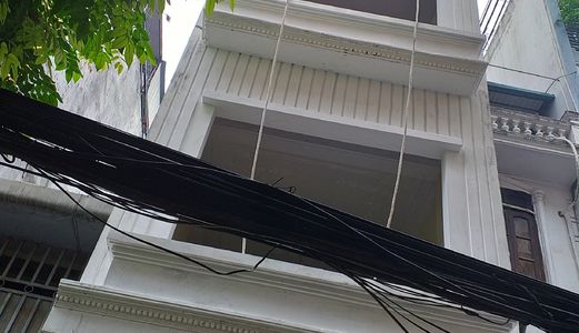 Bán Gấp Nhà 5 Tầng Tại  Nguyễn Chí Thanh 6.9 Tỷ, Ở Luôn-0916764475