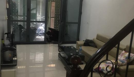 Cần Bán Nhà Vũ Tông Phan. Quận Thanh Xuân-Dt 45M2.4 Tầng Giá 3.2Tỷ Oto Đỗ Cửa