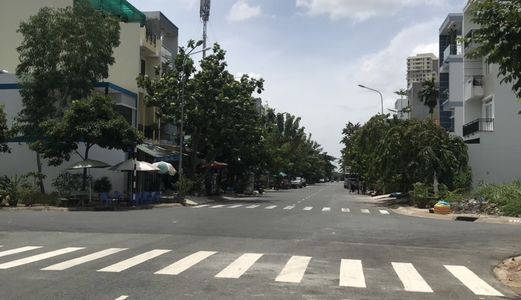 Bán Đất Khu Phạm Hữu Lầu .Dt 5X18M. Đường 20M. Giá 85 Tr /m2 .