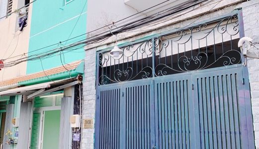 Cho Thuê Nhà Nguyên Căn Quận 7 .dt 3X7M. 1Tr,2 Lầu ,2Pn Rộng . Giá 5 Tr / Tháng .