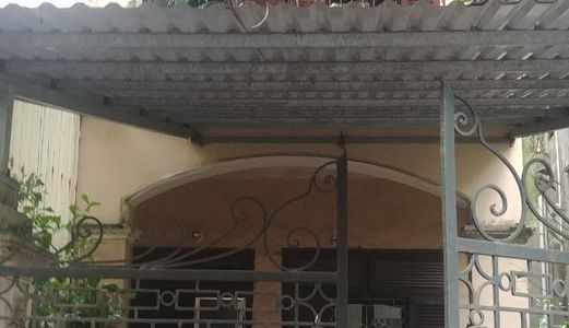 Cần Bán Nhà Mặt Phố, Long Biên 116M  6.1 Tỷ.lh: 0945114824