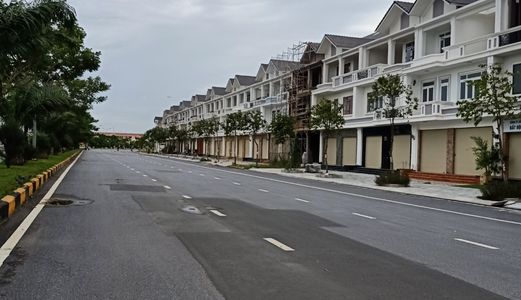 Cần Bán Nhanh Lô Đất Hướng Đông Nam, Khu 5 Long Hưng.