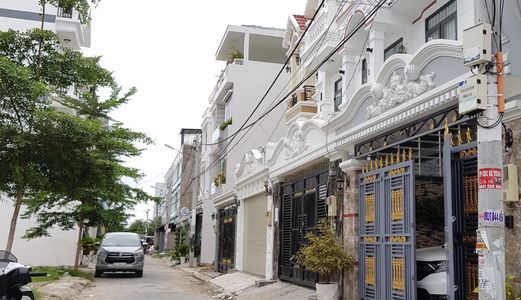 Bán Nhà Đẹp 2 Lầu, Sân Thượng , Dt 39M2 , Đường Omely , Hẻm Đường Nhựa 6M 