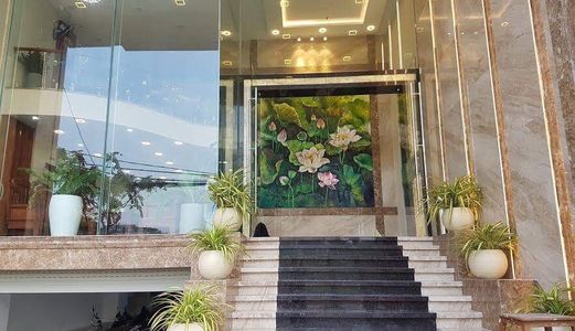 Bán Khách Sạn 3 Sao Cách Biển 250M