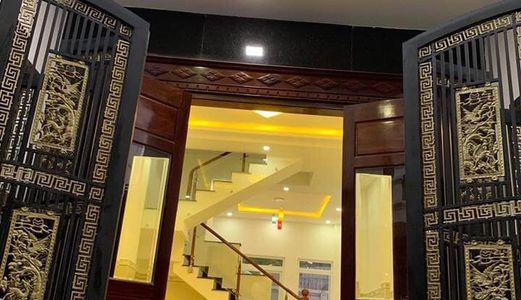 Bán Gấp Nhà Phố Mới Xây Rất Đẹp Thủ Đức, Mặt Tiền Quốc lộ 13 Thủ Đức, Đã Có Sổ Hồng, Ngân Hàng Hỗ Trợ 70%