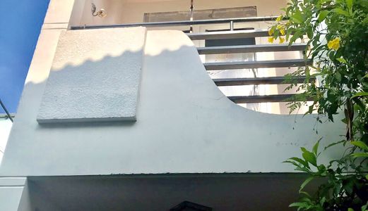 Cho Thuê Nhà Nguyên Căn .Hẻm 30 Đường 17 . Dt 2.5X8M. 1Trệt,1 Lầu ,2Phòng Ngủ. Giá 5.5 Tr / Tháng .