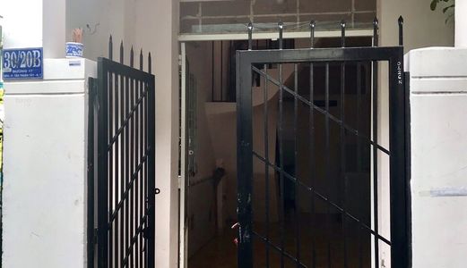 Cho Thuê Nhà Nguyên Căn .Hẻm 30 Đường 17 . Dt 2.5X8M. 1Trệt,1 Lầu ,2Phòng Ngủ. Giá 5.5 Tr / Tháng .