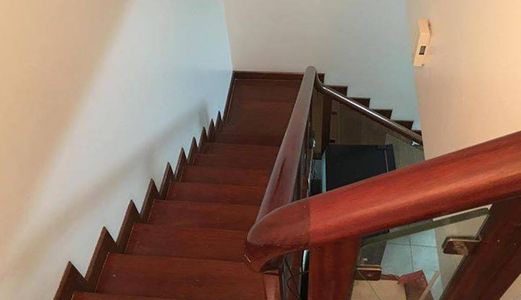 Bán Nhà Mặt Ngõ Đê La Thành 32Mx3 Tầng Mt 3.5M Giá 2.4 Tỷ Lh:0942028295