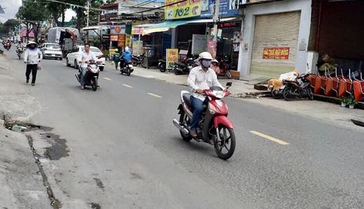 Cho Thuê Nhà Mặt Tiền Phạm Hữu Lầu .Dt 4X22M. 3 Tầng . Giá 25 Tr / Tháng .