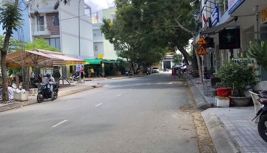 Chính Chủ Cho Thuê Mặt Bằng Kinh Doanh , Buôn Bán . Khu Phạm Hữu Lầu .dt 5X20M. Giá 13 Tr .