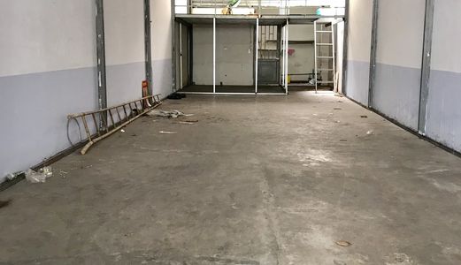 Chính Chủ Cho Thuê Mặt Bằng Kinh Doanh , Buôn Bán . Khu Phạm Hữu Lầu .dt 5X20M. Giá 13 Tr .