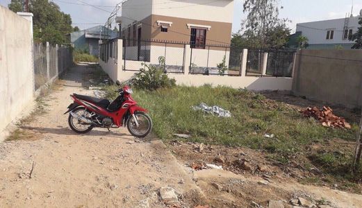 Bán Đất Thổ Cư . Hẻm 1991 Lê Văn Lương . Diện tích; 371.5M2 . Giá 11 Tr / M2 .