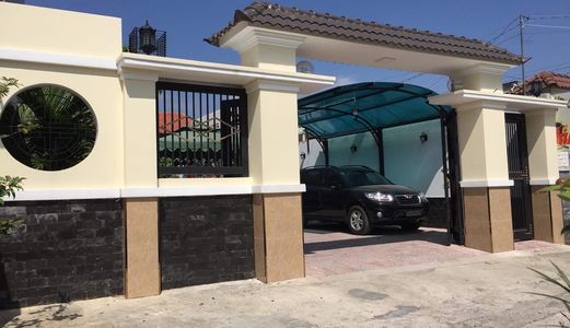 Bán Biệt Thự Sân Vườn Ngay Chợ Bình Chánh