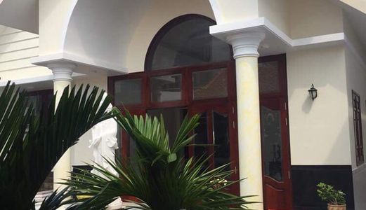 Bán Biệt Thự Sân Vườn Ngay Chợ Bình Chánh