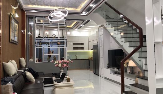Bán Nhà Tuyệt Đẹp Khu Ô Mê Ly. Diện tích 5 x 17m. Gồm 3 Tầng. Giá 7.25 Tỷ