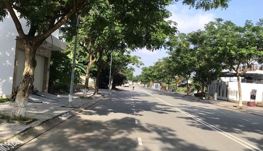 Bán Đất Nền Biệt Thự Khu Công Ích . Dt 12X20M. Đường 20M. Giá Chốt 65 Tr /m2 .