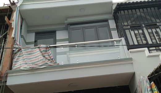 Bán Nhà Mới Xây Hẻm 1982 Huỳnh Tấn Phát. Diện tích 4x14m. Gồm 1 Trệt ,2 Lầu ,4 Phòng ngủ, 5 Wc. Giá Bán 3.35 Tỷ 