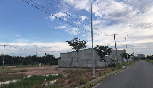 Phát Mãi 30 Nền Đất Và 15 Lô Góc Thổ Cư 100% Liền Kề Khu Dân Cư Tên Lửa Tp.Hcm