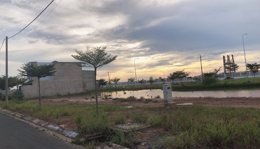 Phát Mãi 30 Nền Đất Và 15 Lô Góc Thổ Cư 100% Liền Kề Khu Dân Cư Tên Lửa Tp.Hcm