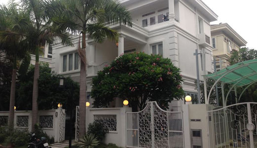 Bán Gấp Biệt Thự Sân Vườn Thảo Điền, Quận 2, diện tích 12 x 17m, Nhà Trệt 2 Lầu, Đường 2 Ô Tô , Giá 21 Tỷ