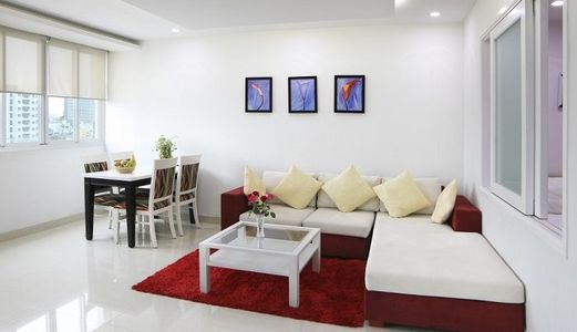 Bán Nhà Hoàng Cầu 38M2 Kinh Doanh Tốt, Ô Tô Vào Nhà.