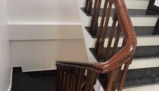 Cần Bán Gấp Nhà Xây Mới,  Nhỉnh  2 Tỷ Phường Thạch  Bàn , Ngõ Rộng, Xách Vali Về Ở Ngay. 