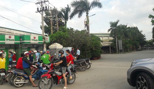 Bán Đất Tặng Nhà Mặt Tiền An Phú 13 Thuận An Vị Trí Đẹp Kb Buôn Bán