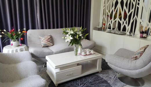 Cho Thuê Nguyên Căn Nhà Trệt 2 Lầu Làm Kinh Doanh, Văn Phòng, P.bình Khánh, Quận 2. Dt 10X20 Giá 40 Triệu Cực Rẻ