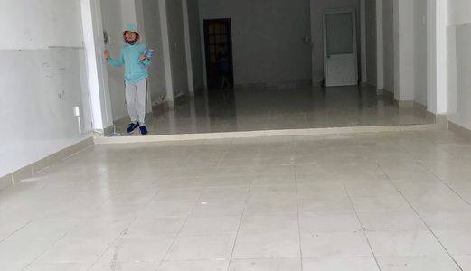 Cho Thuê Mặt Bằng Kinh Doanh . Mặt Tiền Phạm Hữu Lầu .Dt 5X18M. Giá Thuê 27 Tr / Tháng .