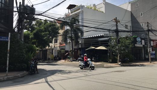 Cho Thuê Nhà Mặt Tiền Đ. Nguyễn Duy Trinh, P. Bình Trưng Đông, Quận 2. Thích Hợp Kinh Doanh - Văn Phòng.  Dt 8X26,sân Rộng. Giá 65 Triệu