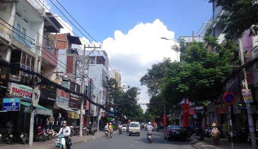 Cho Thuê Nguyên Căn Mặt Tiền Đ. Nguyễn Văn Hưởng, P.thảo Điền, Quận 2. Vị Trí Đẹp Kinh Doanh Đa Ngành - Văn Phòng, Dt 16,5 X 43. Giá 12.000 Usd