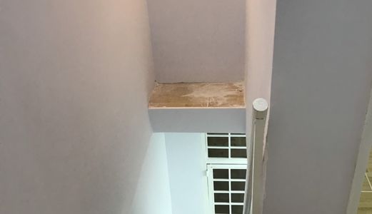 Bán Nhà Sổ Hồng Riêng Hẻm 49 Phạm Hữu Lầu. Diện tích 4.1 x 5.2m. Bao gồm Trệt, Lầu, Ban Công Rộng. Giá 2.35 Tỷ